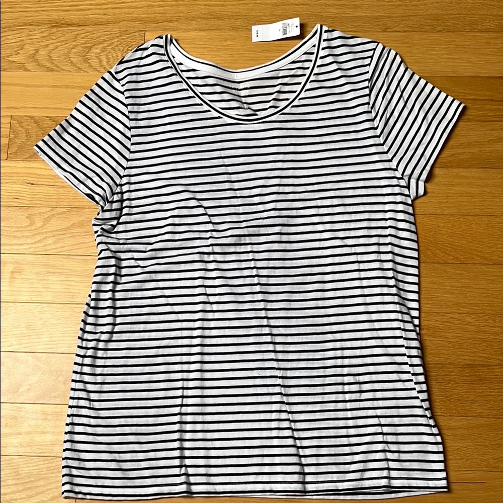 GAP Black and White Fitted Short Sleeve T-Shirt